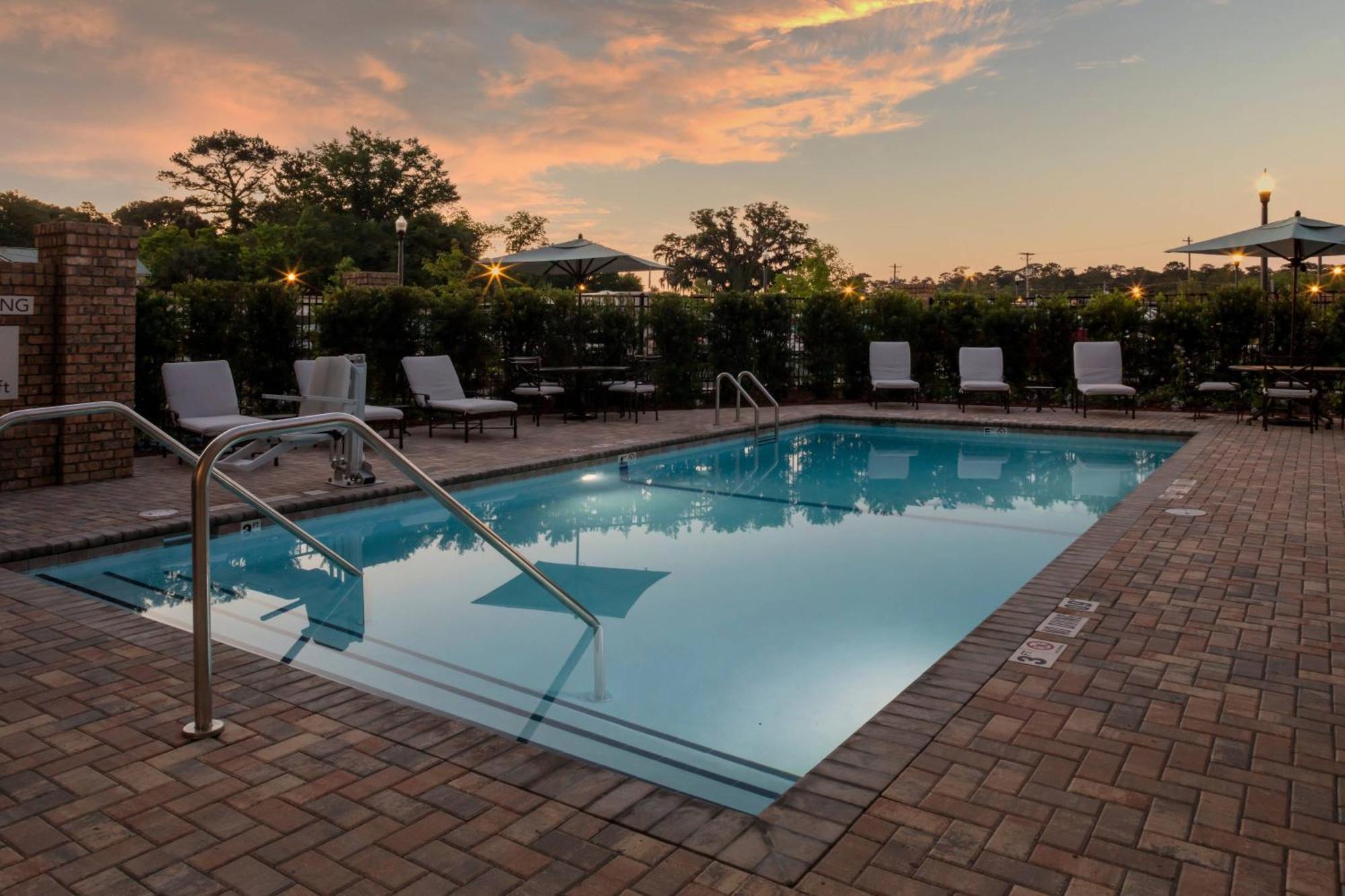 Courtyard By Marriott Thomasville Downtown エクステリア 写真