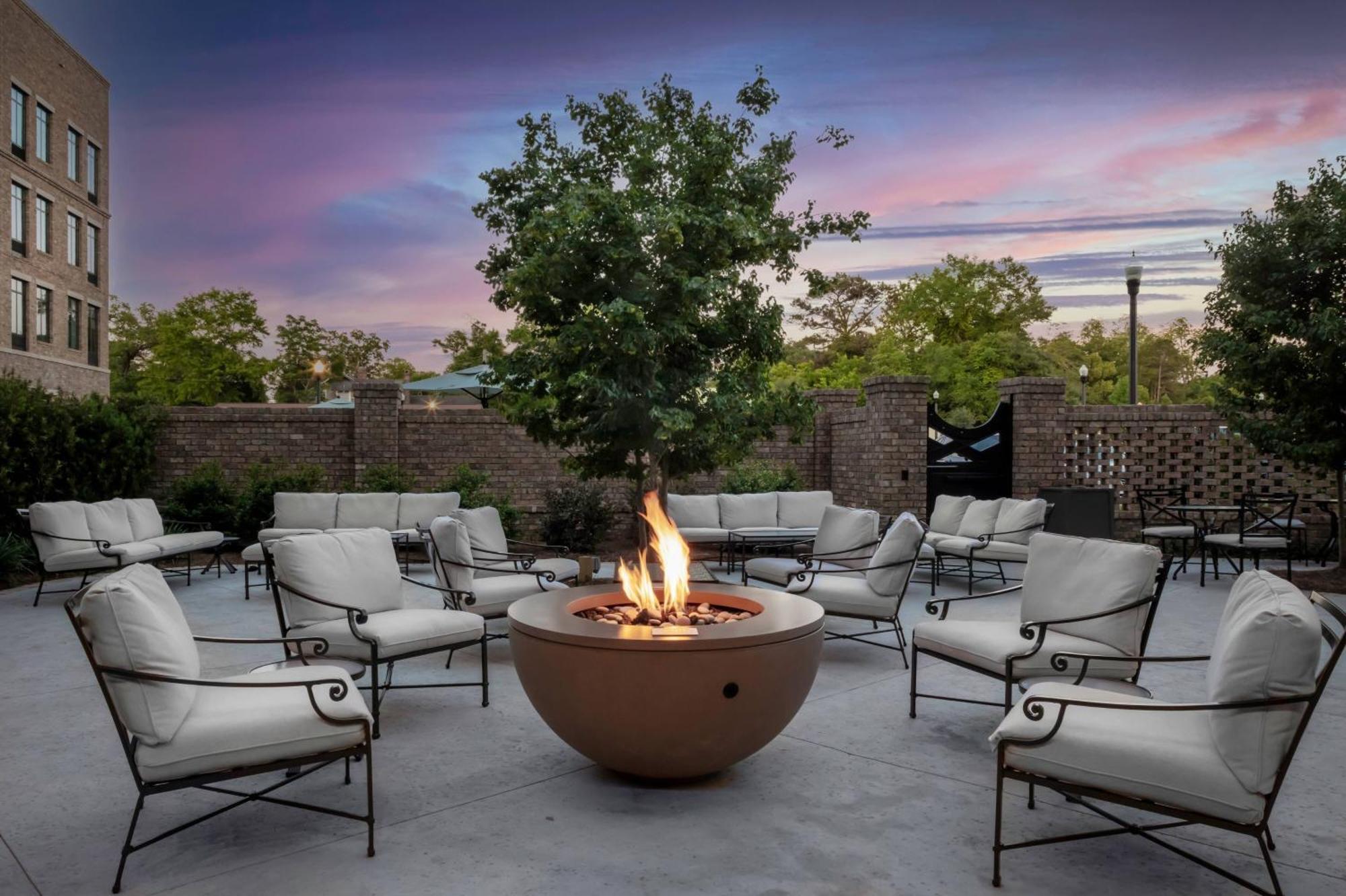Courtyard By Marriott Thomasville Downtown エクステリア 写真